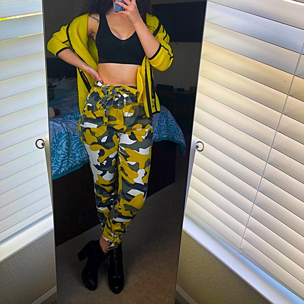 Military yellow and olive cargo pants size M/L